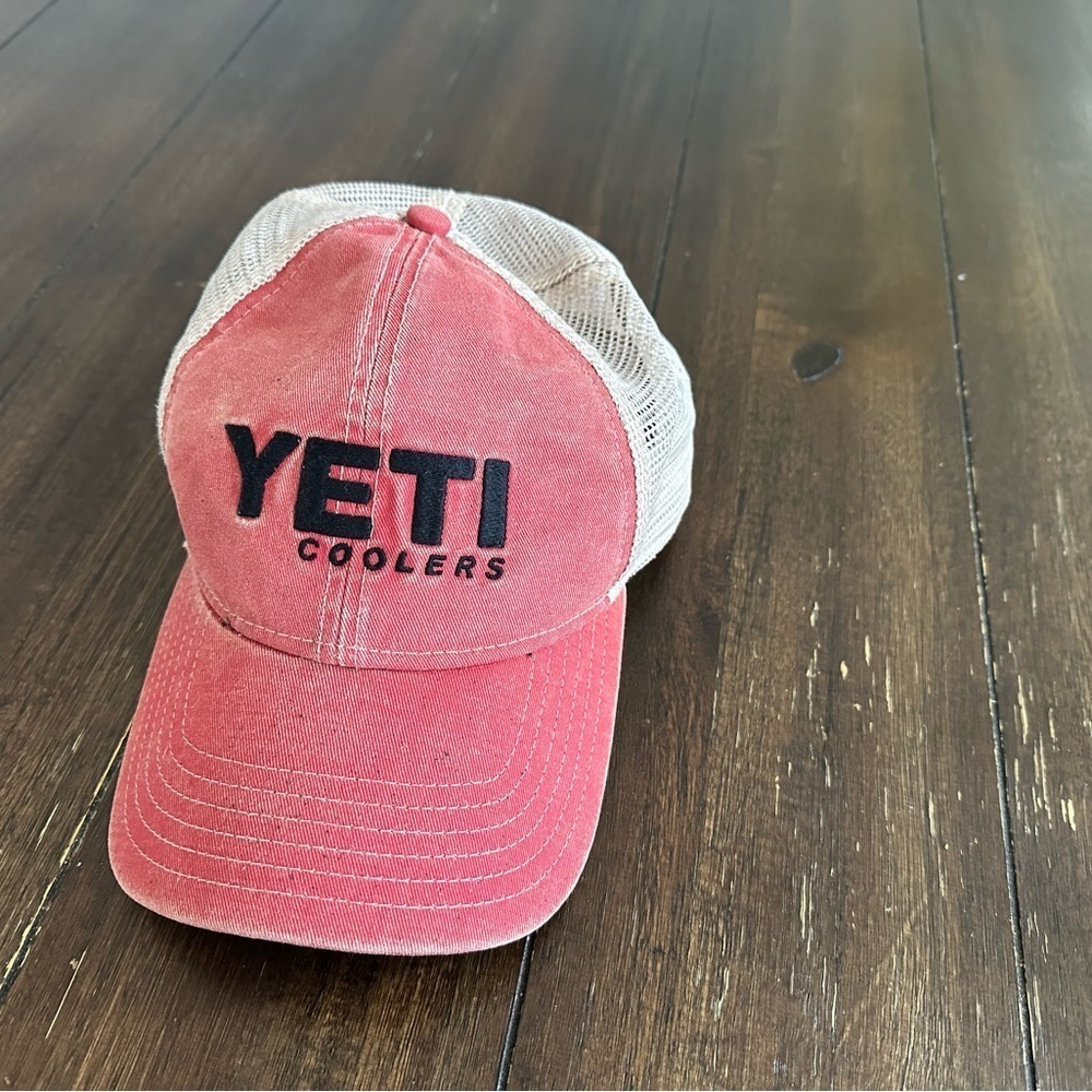 Yeti hat